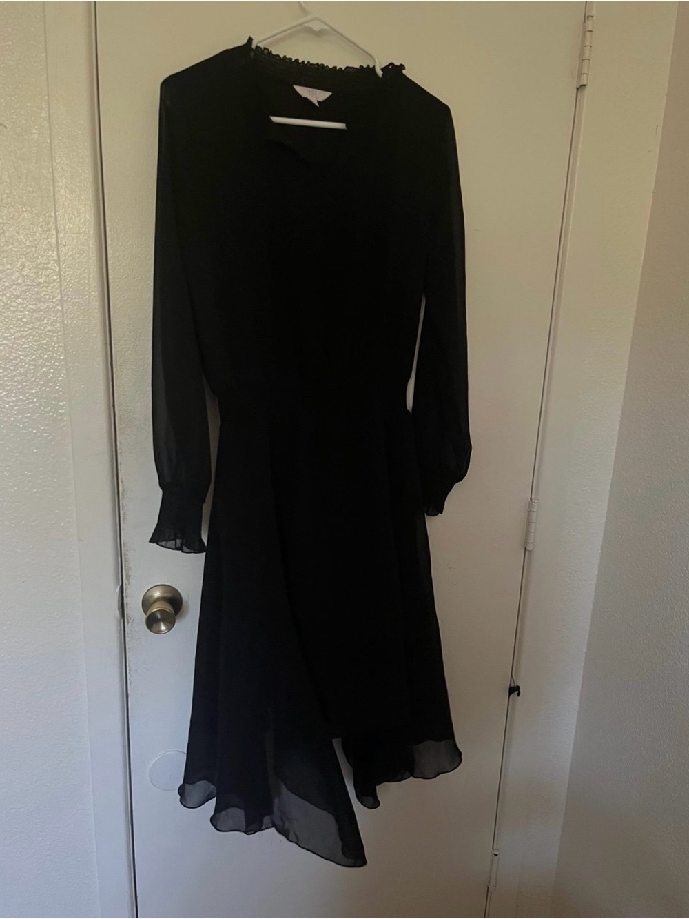 Elegant Black Long-Sleeve Asymmetric Hem Dress